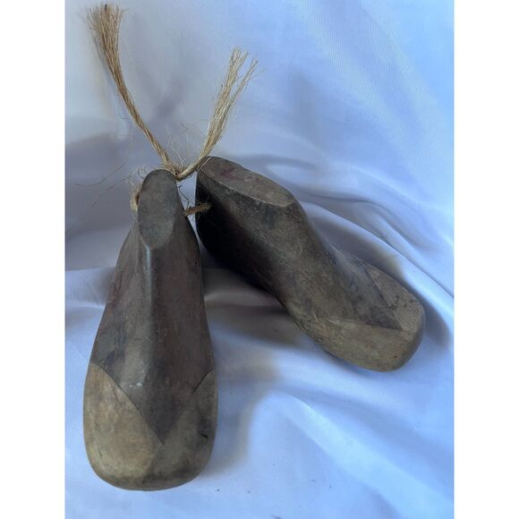 Antique Primitive Cobbler Wooden Baby Shoe Mold Form ~6" x 2.5" x 4" - Picture 1 of 11